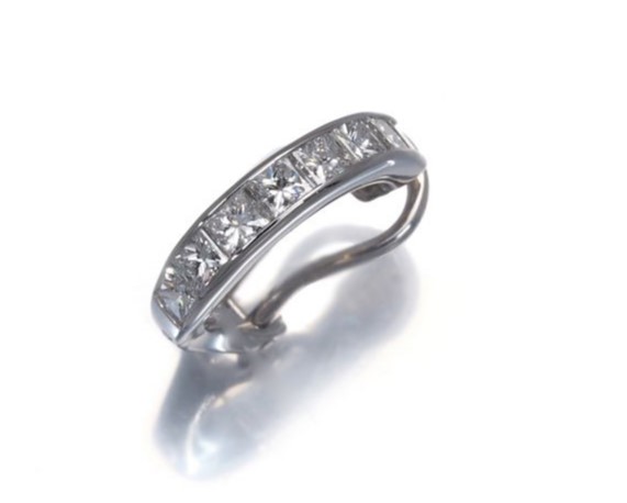 ダイヤモンド プリンセスカット ｜ダイヤモンド[ミキモト 片耳イヤリング]を買取しました。【真珠買取リパール】