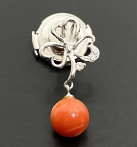 サンコー宝石買取｜珊瑚[ミキモト クローバーブローチ]を買取しました。【真珠買取リパール】