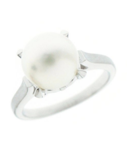 南洋真珠とアコヤ真珠 どっちが高級 ｜アコヤ真珠[タサキ リング]を買取しました。【真珠買取リパール】